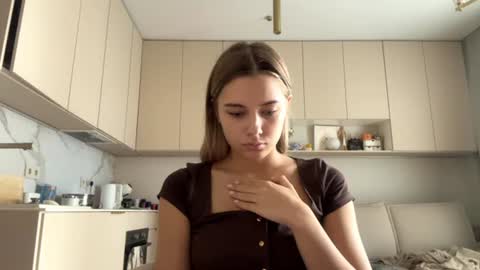 Snapshot of louannkorth chatting on June 14, 6:26 am Bella online show from June 14, 6:26 am