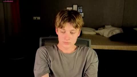 louie_evans online show from October 12, 8:08 pm