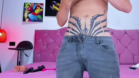 Snapshot of louis_bcasta1 chatting on January 20, 11:02 am OF louis bcasta1 online show from January 20, 11:02 am