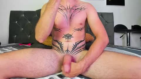 Snapshot of louis_bcasta1 chatting on September 8, 7:35 pm OF louis bcasta1 online show from September 8, 7:35 pm