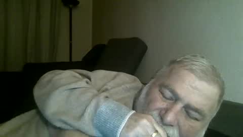 louis_chokdee online show from December 4, 5:11 pm