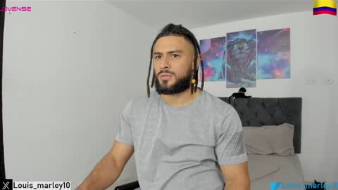 louis_marley_ online show from January 9, 11:34 pm