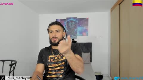 louis_marley_ online show from January 14, 10:55 pm