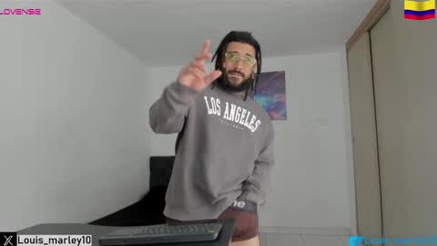 louis_marley_ online show from October 12, 3:55 pm