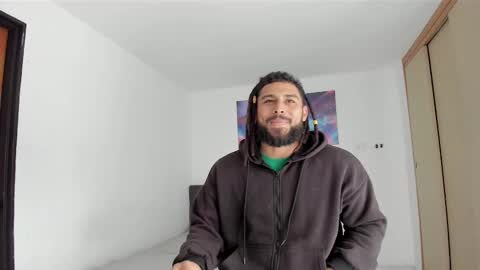 louis_marley_ online show from January 12, 6:46 pm