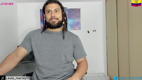 louis_marley_ online show from January 19, 12:25 am