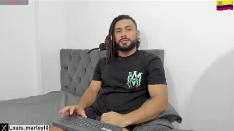louis_marley_ online show from August 4, 10:18 am