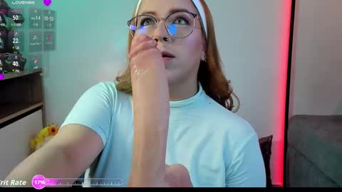 Snapshot of louisa_claire_ chatting on October 25, 4:31 am LuisaIG x luisa clair online show from October 25, 4:31 am