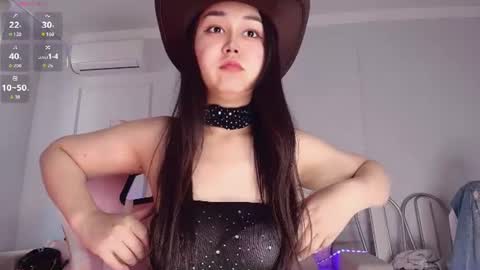Snapshot of louisakim_ chatting on June 15, 4:25 am Kim online show from June 15, 4:25 am