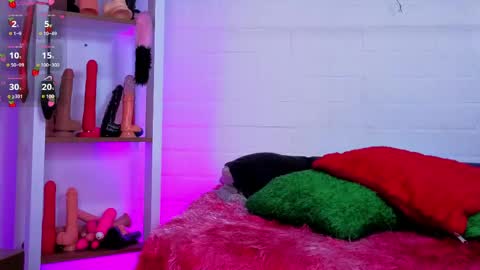  LouIse  online show from June 9, 6:19 pm