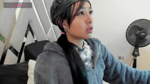 louise_taylorr online show from January 18, 12:15 pm