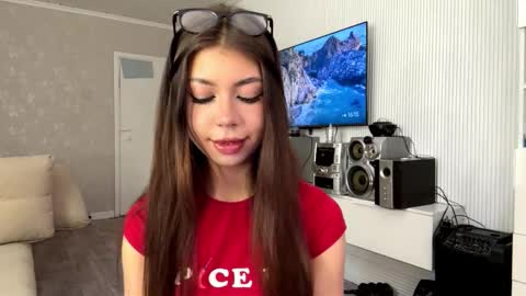 Snapshot of louiswawrzyniak chatting on March 14, 11:15 am Flora online show from March 14, 11:15 am