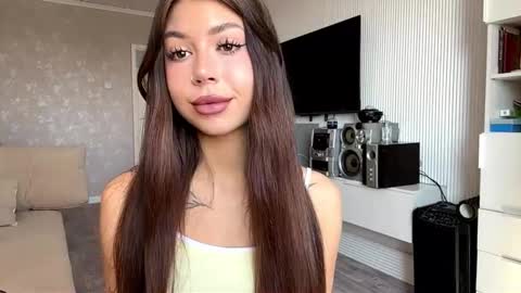 Snapshot of louiswawrzyniak chatting on March 22, 7:23 am Flora online show from March 22, 7:23 am