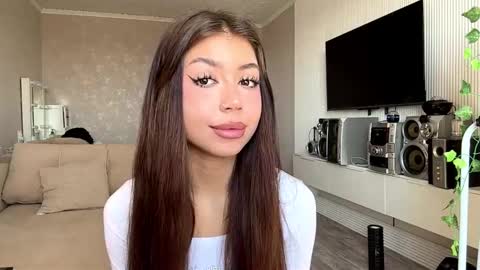 Snapshot of louiswawrzyniak chatting on March 23, 7:12 am Flora online show from March 23, 7:12 am