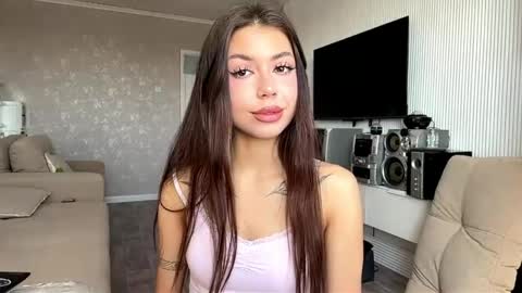 Snapshot of louiswawrzyniak chatting on March 26, 7:25 am Flora online show from March 26, 7:25 am