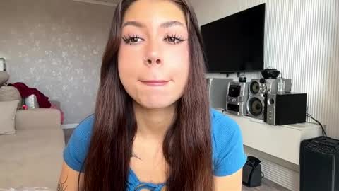 Snapshot of louiswawrzyniak chatting on March 28, 7:19 am Flora online show from March 28, 7:19 am