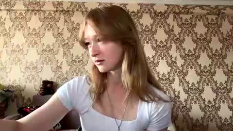 louracryderman online show from August 8, 2:03 am
