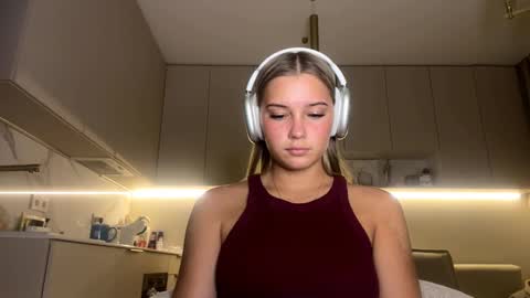 Snapshot of lourapimenta chatting on February 17, 3:19 pm Eliza online show from February 17, 3:19 pm