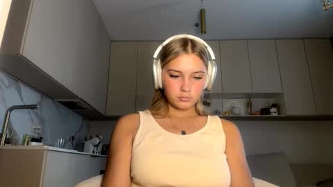 Snapshot of lourapimenta chatting on February 21, 1:23 pm Eliza online show from February 21, 1:23 pm