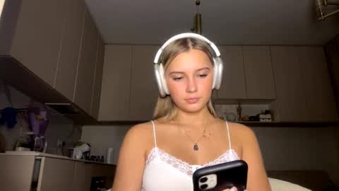 Snapshot of lourapimenta chatting on March 3, 4:24 pm Eliza online show from March 3, 4:24 pm