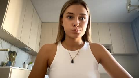 Snapshot of lourapimenta chatting on March 25, 12:00 pm Eliza online show from March 25, 12:00 pm