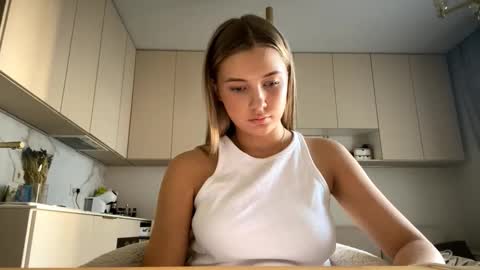 Snapshot of lourapimenta chatting on March 26, 1:28 pm Eliza online show from March 26, 1:28 pm