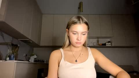 Snapshot of lourapimenta chatting on April 3, 4:38 pm Eliza online show from April 3, 4:38 pm