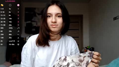 Snapshot of lourdesauerswald chatting on November 27, 7:10 am EVA online show from November 27, 7:10 am