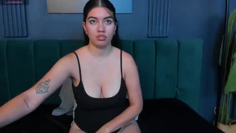 Louren Fox online show from December 4, 6:16 pm