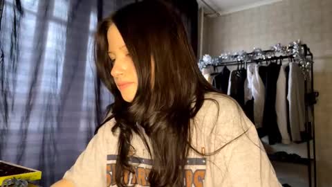 Snapshot of lourieholleran chatting on March 19, 3:16 pm Elfie online show from March 19, 3:16 pm