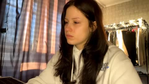 Snapshot of lourieholleran chatting on March 20, 4:12 pm Elfie online show from March 20, 4:12 pm