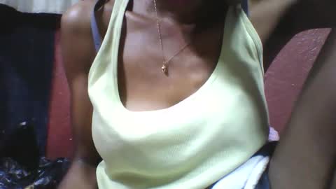 Snapshot of lovaelisa chatting on October 15, 6:46 am lovaelisa online show from October 15, 6:46 am