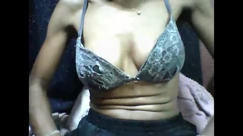 Snapshot of lovaelisa chatting on November 7, 6:19 pm lovaelisa online show from November 7, 6:19 pm