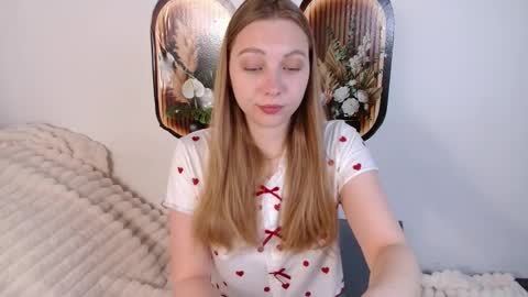 love bella  online show from April 30, 12:17 am