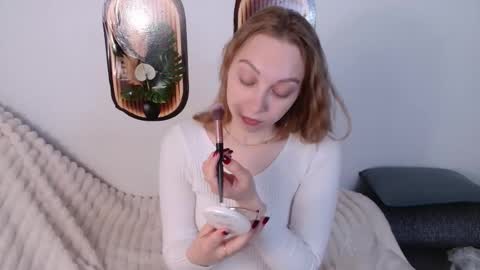 love bella  online show from May 7, 12:49 am