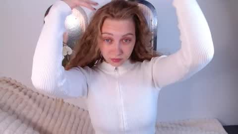 love bella  online show from May 11, 12:27 am