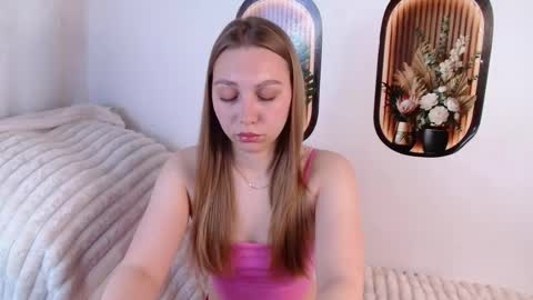 love bella  online show from May 21, 12:17 am