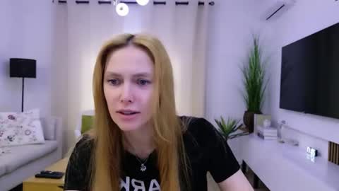 Snapshot of love_call chatting on June 12, 6:56 am love_call online show from June 12, 6:56 am