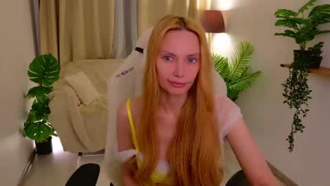 Snapshot of love_call chatting on July 28, 2:18 am love_call online show from July 28, 2:18 am