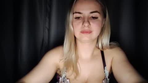 Snapshot of love_dom_meg chatting on March 28, 12:10 am Megane online show from March 28, 12:10 am