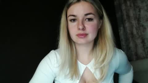 Snapshot of love_dom_meg chatting on April 3, 7:34 pm Megane online show from April 3, 7:34 pm