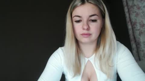 Snapshot of love_dom_meg chatting on April 9, 9:26 am Megane online show from April 9, 9:26 am