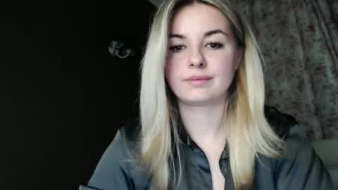 Snapshot of love_dom_meg chatting on April 15, 7:58 pm Megane online show from April 15, 7:58 pm