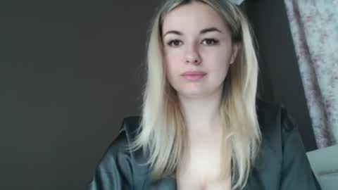 Snapshot of love_dom_meg chatting on April 17, 7:22 am Megane online show from April 17, 7:22 am