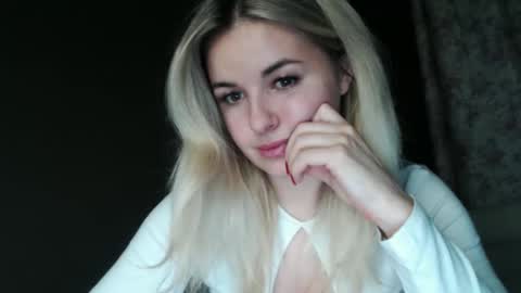 Snapshot of love_dom_meg chatting on April 18, 7:51 pm Megane online show from April 18, 7:51 pm