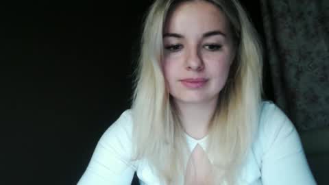 Snapshot of love_dom_meg chatting on April 18, 7:58 pm Megane online show from April 18, 7:58 pm