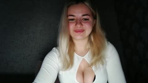Snapshot of love_dom_meg chatting on April 21, 4:41 am Megane online show from April 21, 4:41 am