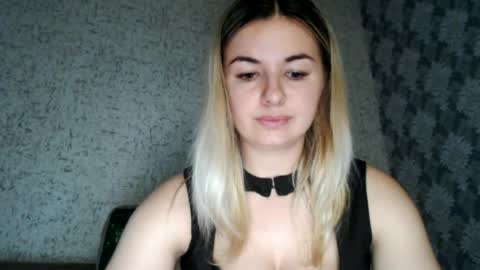 Snapshot of love_dom_meg chatting on June 12, 7:51 am Megane online show from June 12, 7:51 am