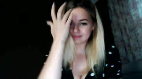 Snapshot of love_dom_meg chatting on June 15, 4:20 pm Megane online show from June 15, 4:20 pm