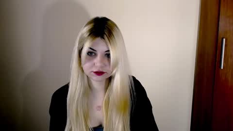 Alexya online show from January 22, 11:45 am